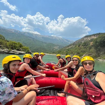 Hotel Kaso Ervehe Përmet Buitenkant foto