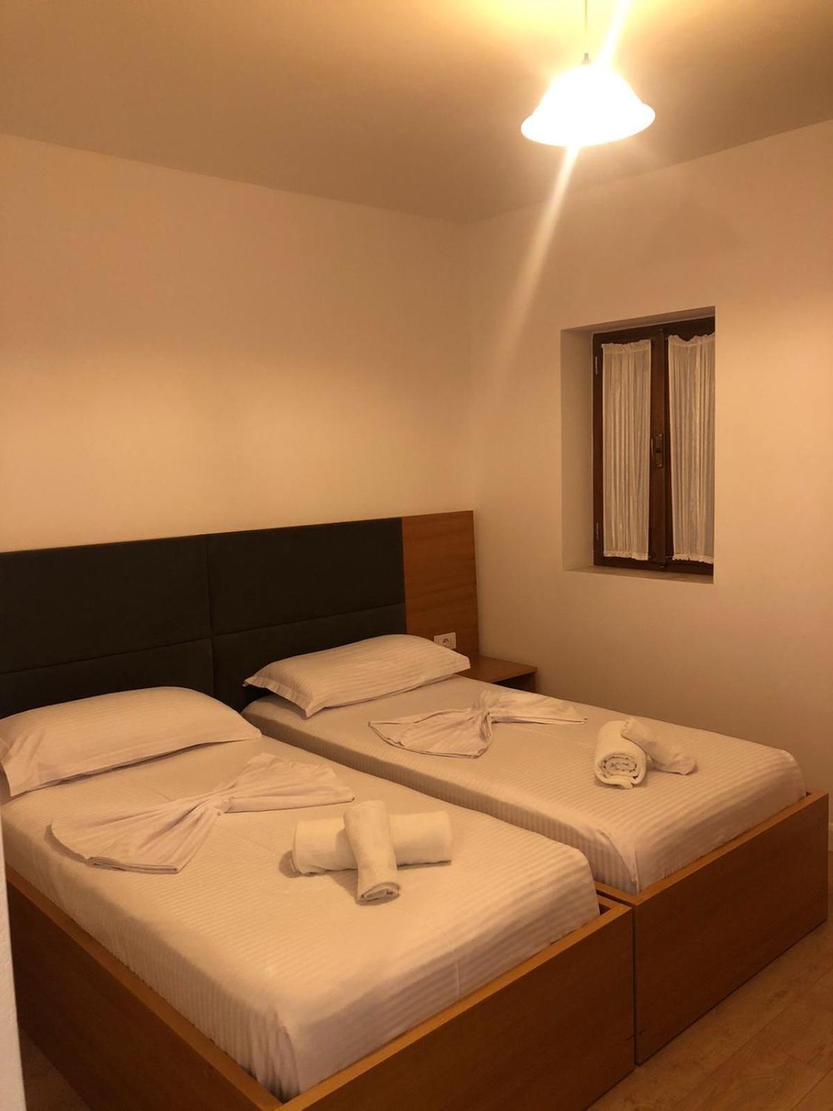 Hotel Kaso Ervehe Përmet Buitenkant foto