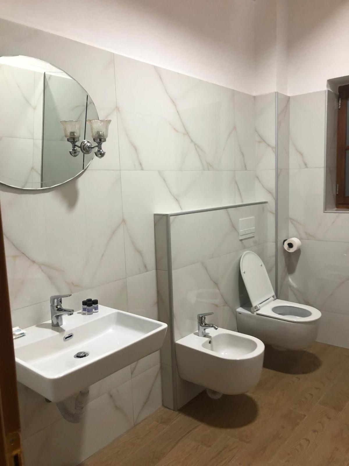 Hotel Kaso Ervehe Përmet Buitenkant foto