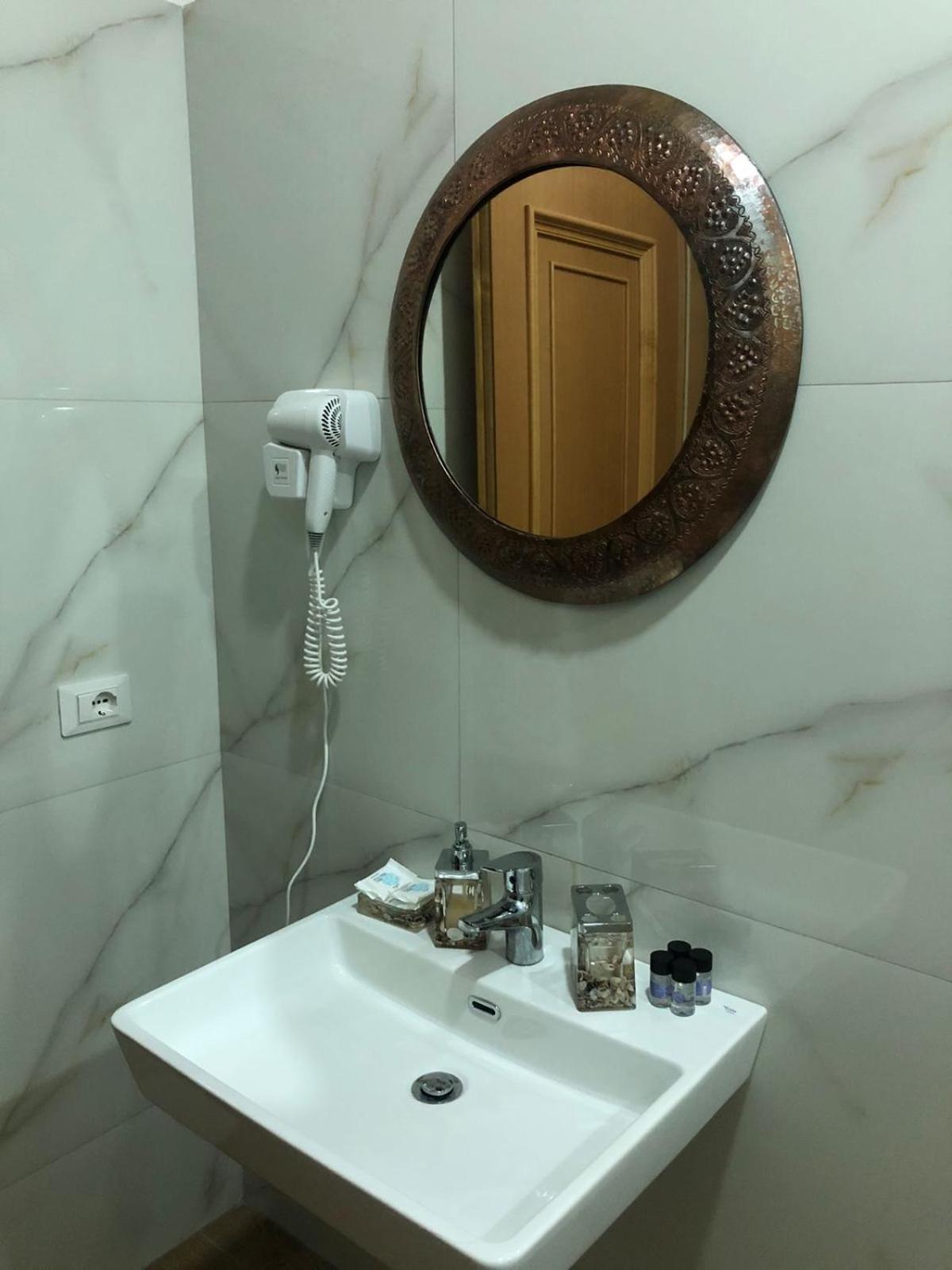 Hotel Kaso Ervehe Përmet Buitenkant foto