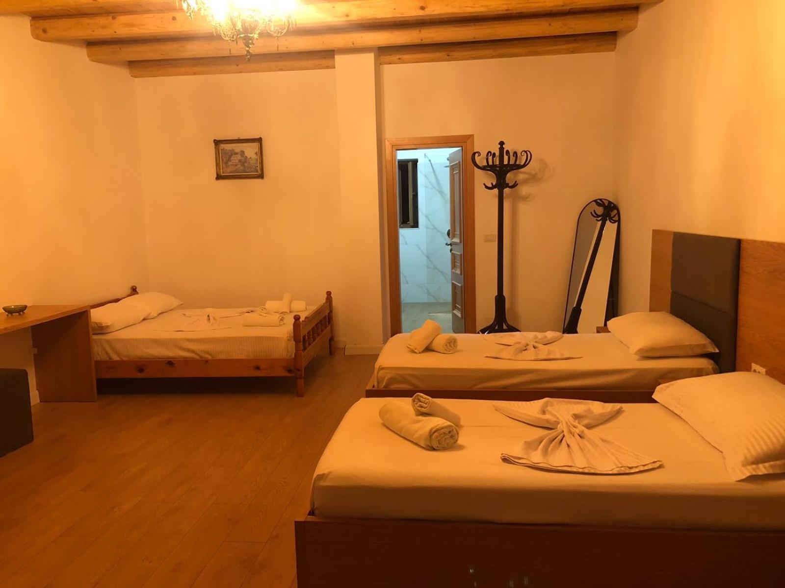 Hotel Kaso Ervehe Përmet Buitenkant foto