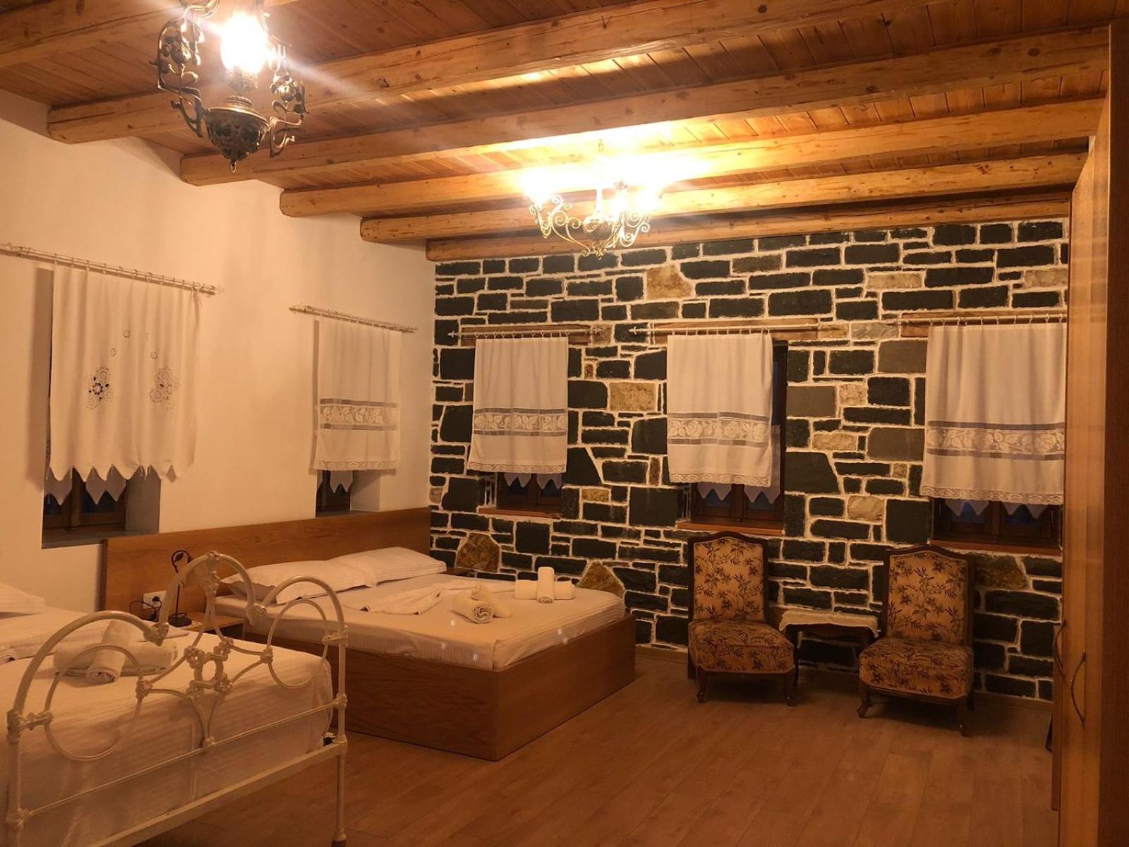 Hotel Kaso Ervehe Përmet Buitenkant foto