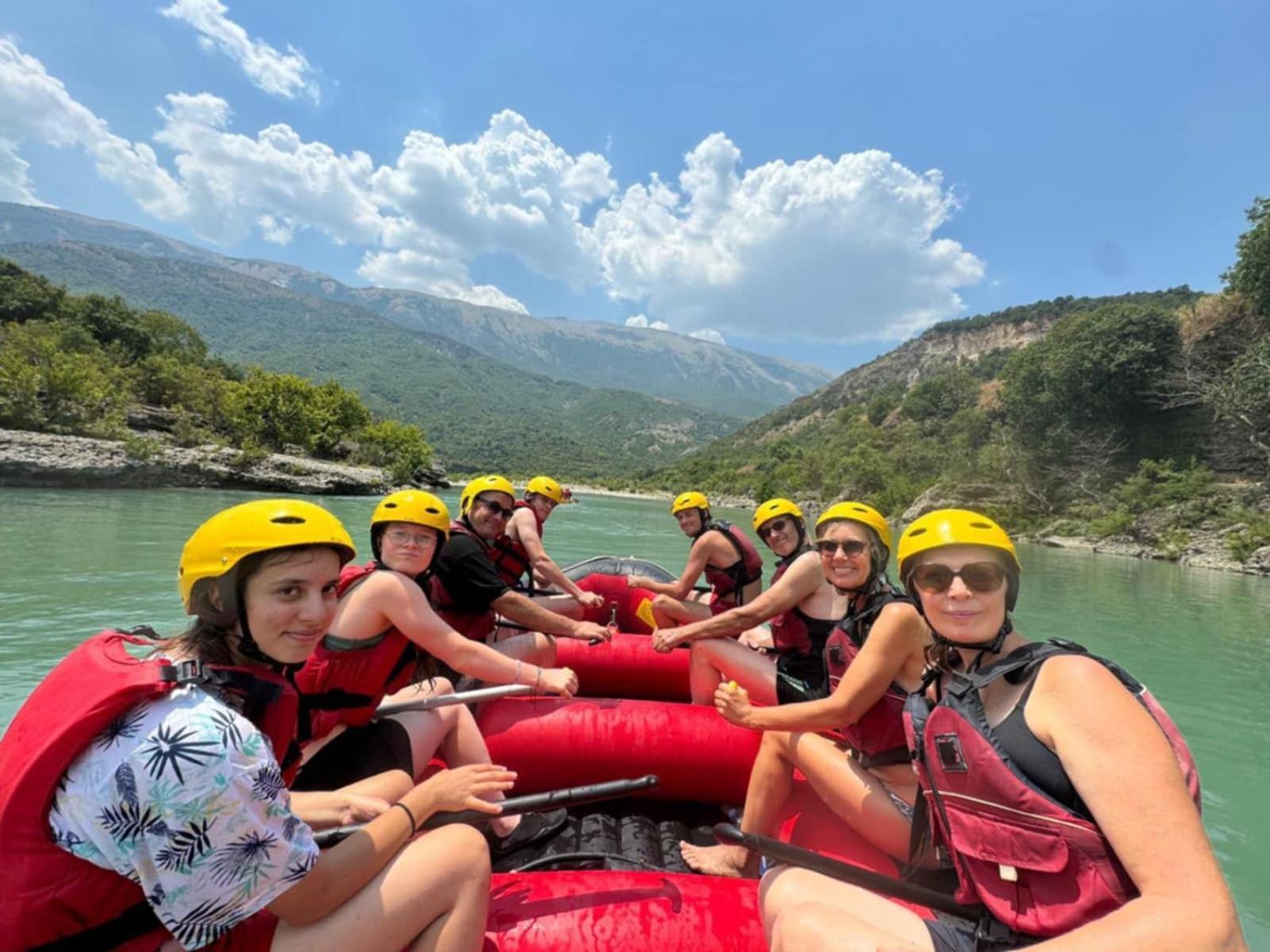 Hotel Kaso Ervehe Përmet Buitenkant foto